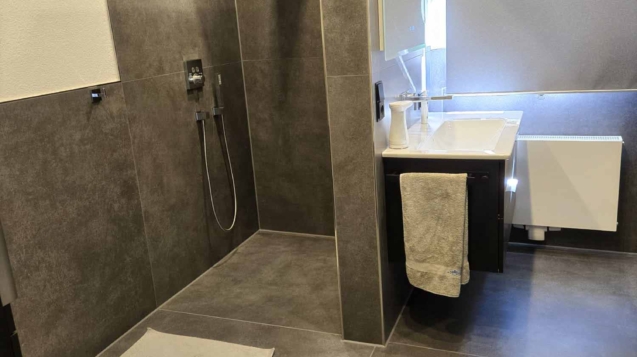 Badezimmer-gefliest-1