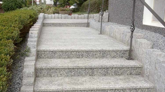 Treppe-Naturstein1