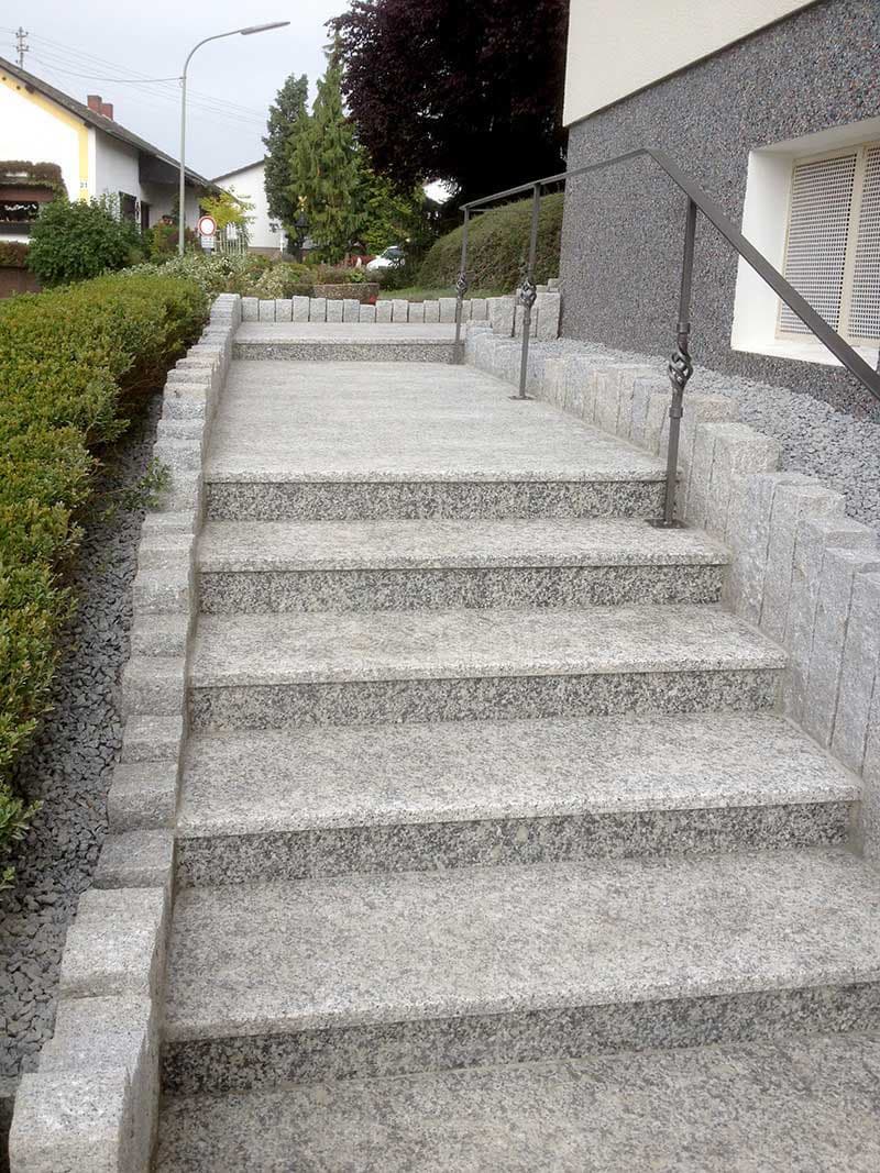 Treppe-Naturstein2